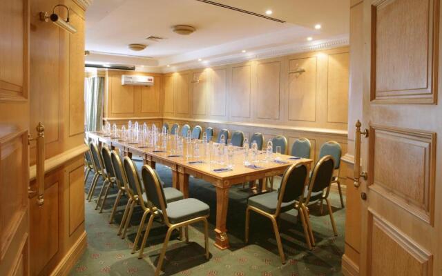 Отель Luxe Avenue