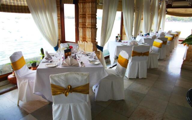 Jagmandir Island Palace