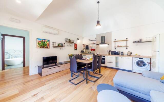 Valuk-Piazza Duomo Charming Apartment