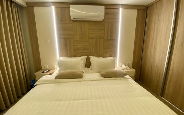 Alena Hotel