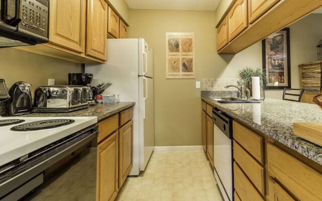 Treehouse Condo Lake Resort