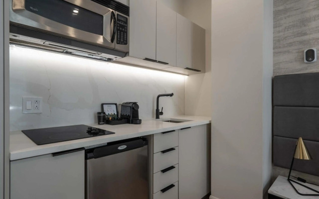 Travelodge Hotel by Wyndham Montreal Centre