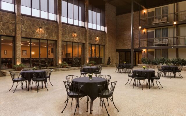 Park Inn by Radisson Sharon