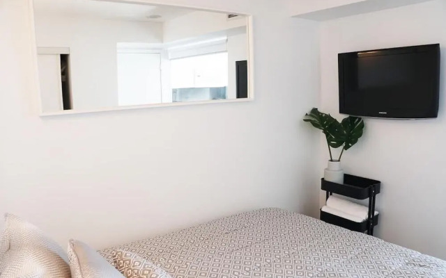 Entertainment District - City Place - 25 Capreol Court