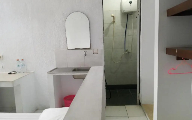 G357 Near Margo City by ZUZU