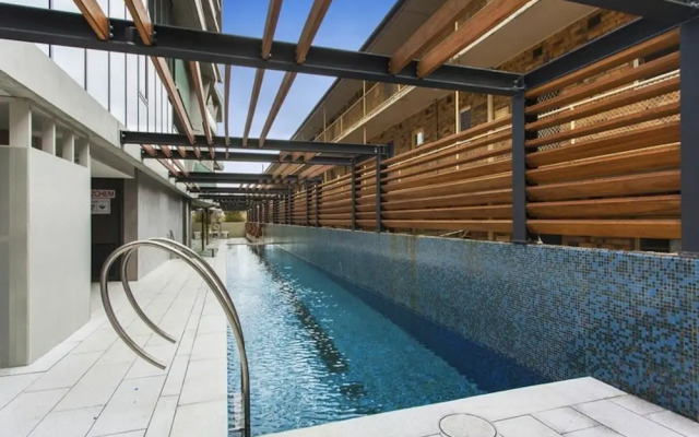 Breathtaking Lake/parkview Apt Pool&gym@3br