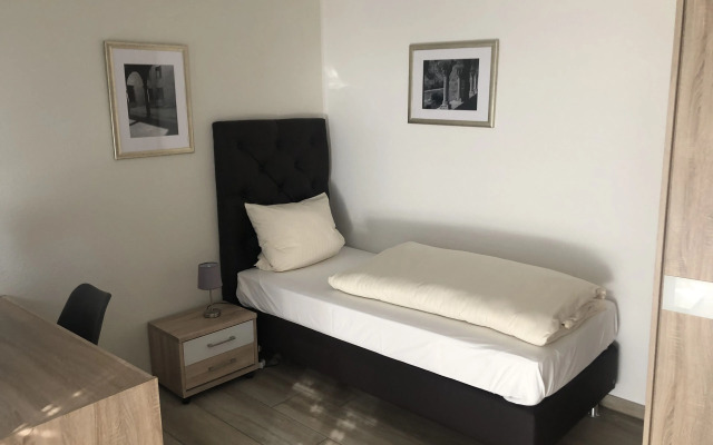 Gleuel Inn Apartments