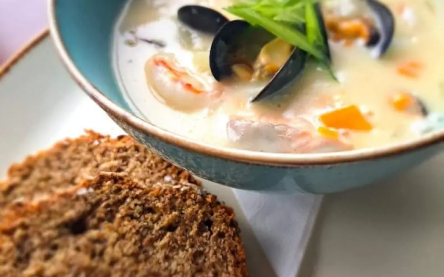 Lakeside Manor Hotel