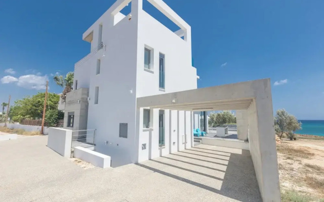 Protaras Holiday Villa El34 - Seafront Villa