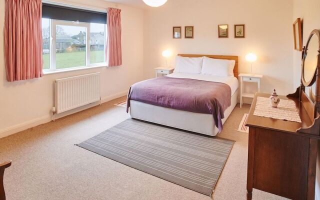 Host Stay Penrheol Farmhouse
