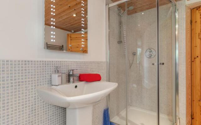 Everwyn Lodge - Luxury Lodge With Hot Tub