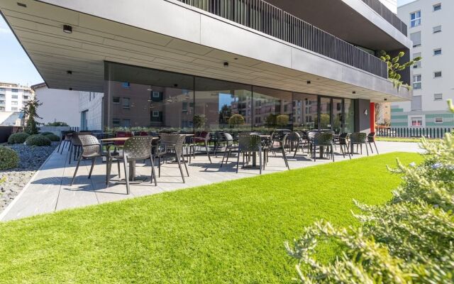 Icon H 201 Suite Micro-living