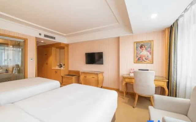 Vienna Hotel (Linyi University Small Commodity City) — 3-star hotel in Linyi