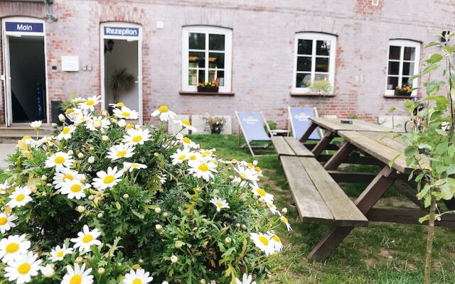 Blue Doors Hostel KTV