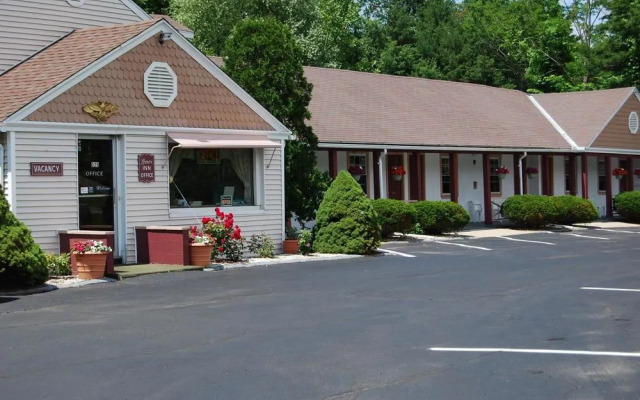 Lenox Inn