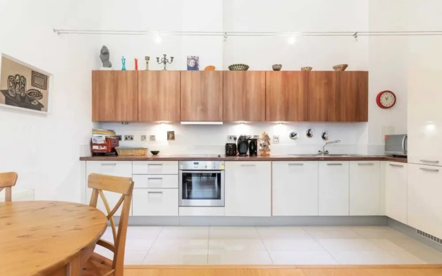 Beautiful 1 Bedroom Apartment in Shepherd's Bush