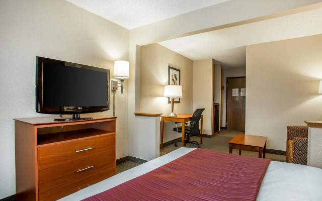 Quality Inn Sheboygan North I-43