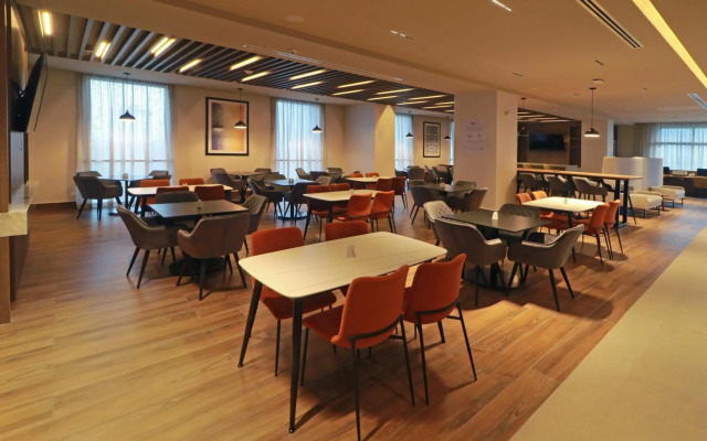 Holiday Inn Express Monterrey Fundidora by IHG