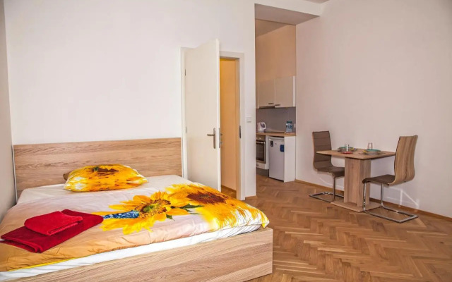 Beautiful Central Apartment Thámova