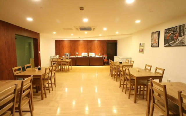Changshu Weijing Hotel