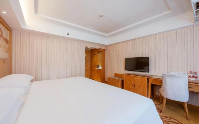 Vienna Hotel Shenzhen Xixiang Gushu Branch