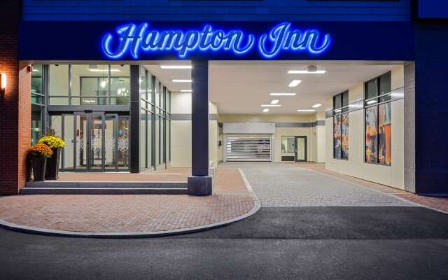 Hampton Inn Salem Boston