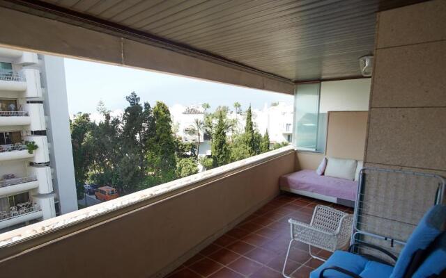 Roy Boston - Luxury Apartment