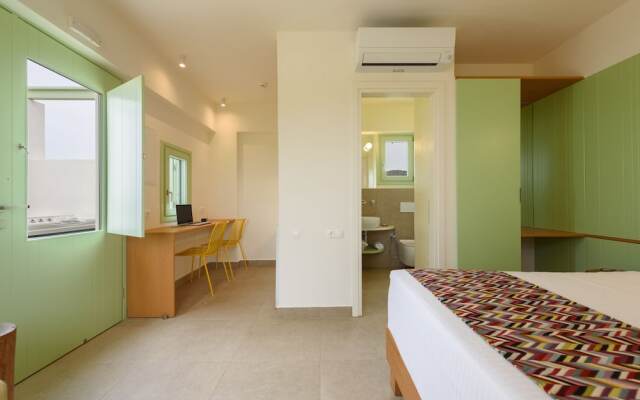 Plioni Villas & Suites