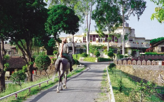 Shikarbadi Hotel