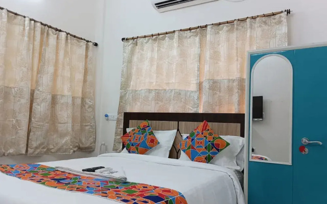 Goroomgo The Moon Residency Kolkata