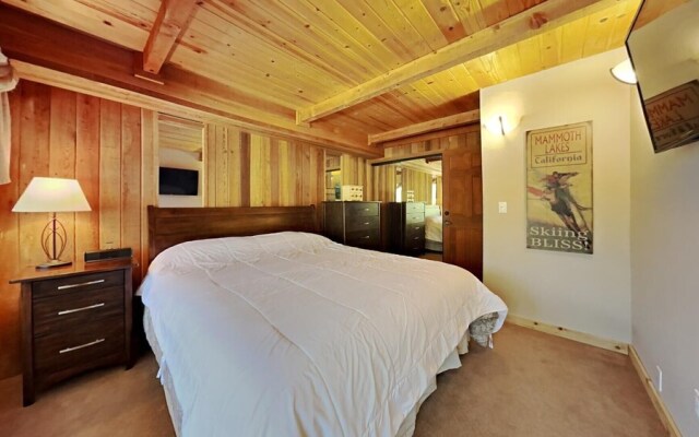 Beautifully Remodeled 2 Bed 2 Bath Condo with Mountain View! Great Location, Close to Slopes! (Unit 302 at 1849) by RedAwning