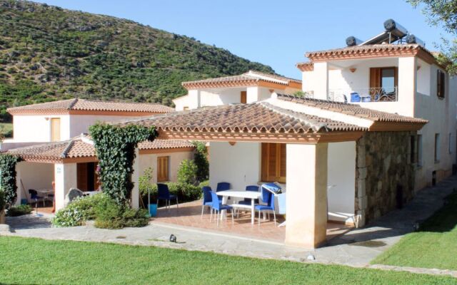 Bouganvillage (BUD251)