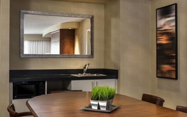 Courtyard by Marriott Kansas City Shawnee