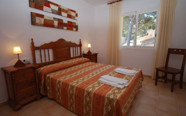 Beautiful Holiday Home With Dishwasher at 900m. From the sea