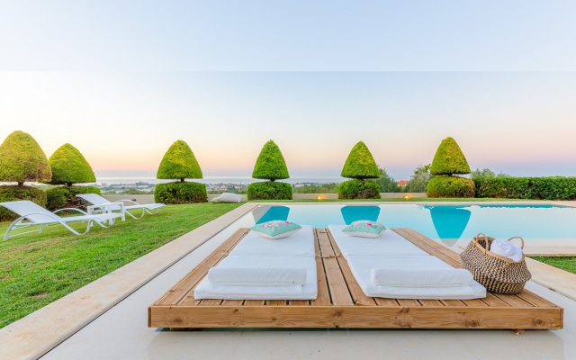 Villa Iris Luxury House