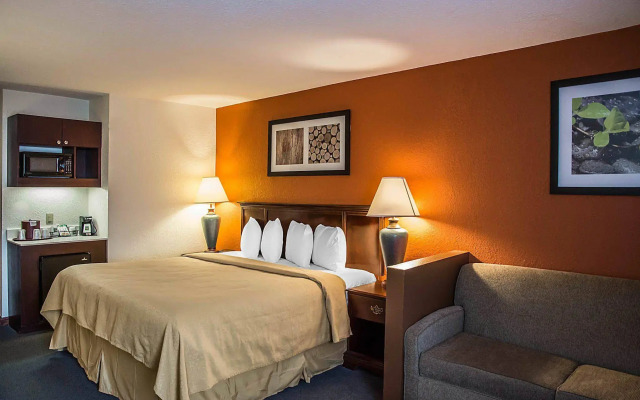Quality inn & Suites Cincinnati I-275