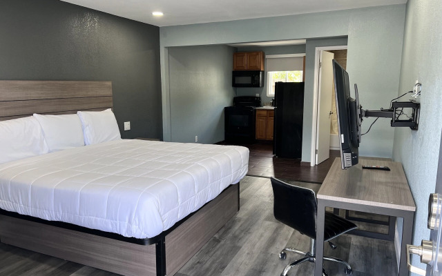 Surf City Inn and Suites