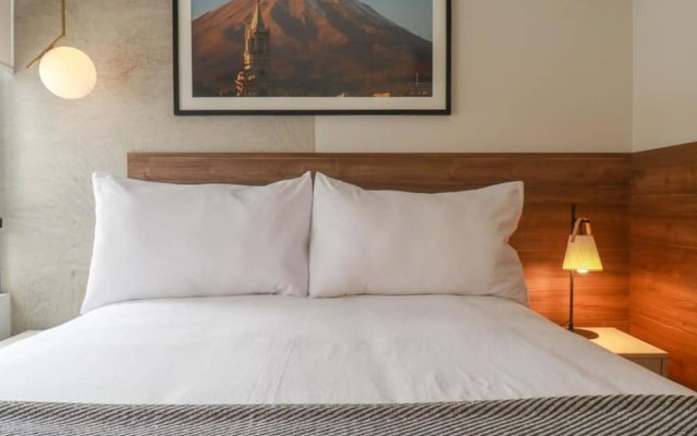 w Authentic 2BR in Miraflores