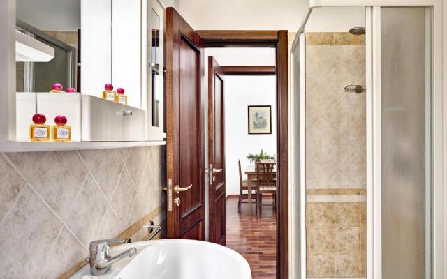 Light & Delight Apartment