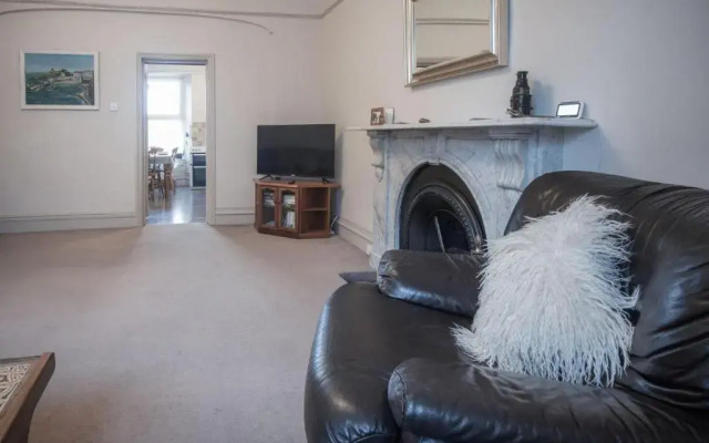 Connaught House - 2 Bedroom Apartment - Tenby