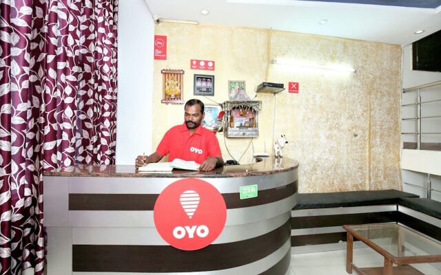 OYO 10463 Hotel Paras