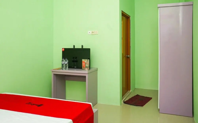 RedDoorz Syariah near Gor Panatayuda