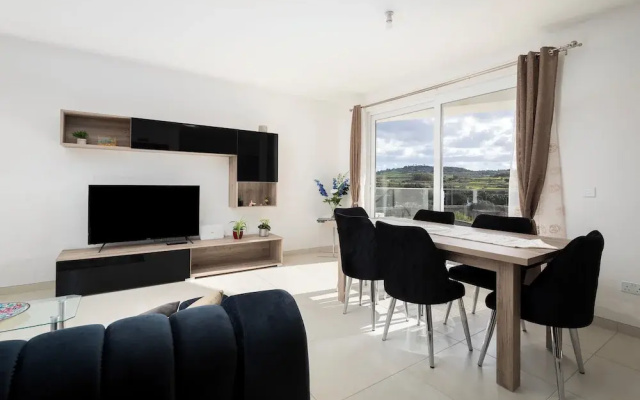 Sunlit Modern Home Country Views Xemxija