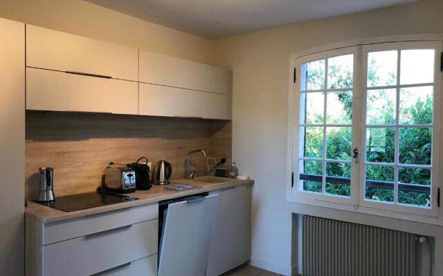 06D - Appartement spacieux avec terrasses, jardin et piscine