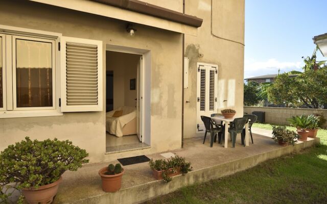 House With Garden and Barbecue 1 km From the Sea, 2 Bedrooms