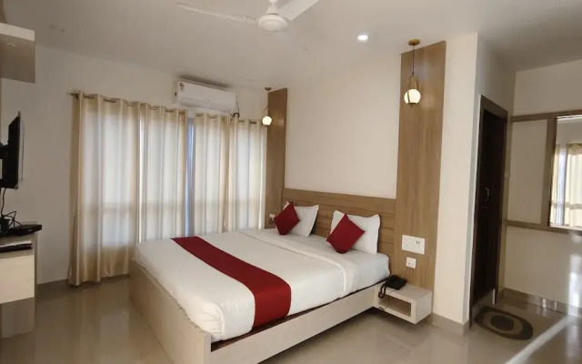 Hotel IVY Grand By GRB