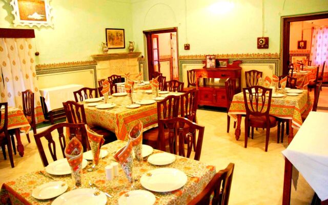 Bijay Niwas Palace 14 Kms from Rampura Agucha