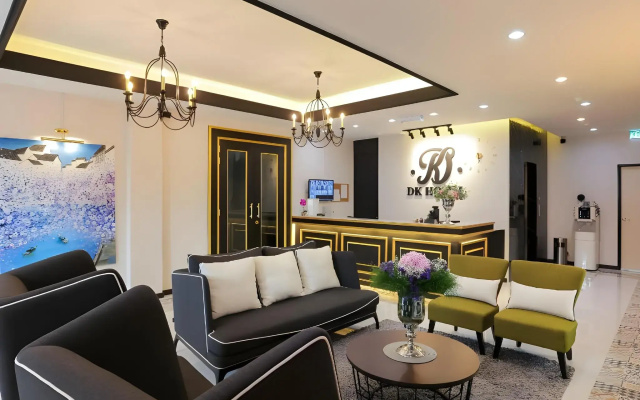 Oyo 490 Dk Hotel