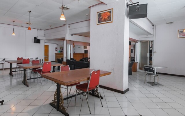 RedDoorz @ Achino Hotel Bandung