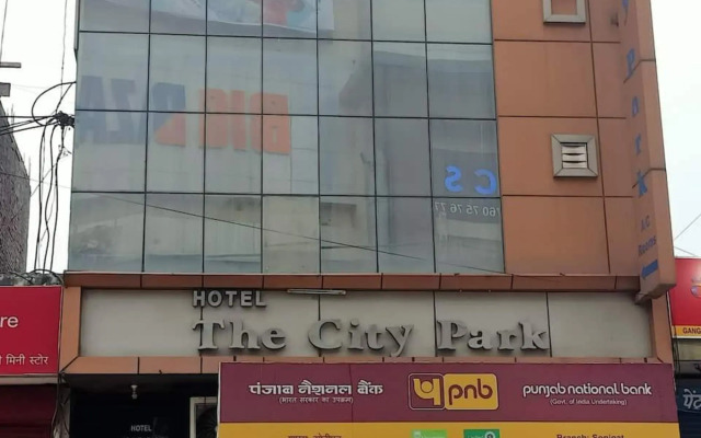 OYO 28329 Hotel The City Park